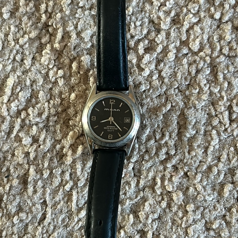 Milan women’s vintage silver/black adjustable watch‎